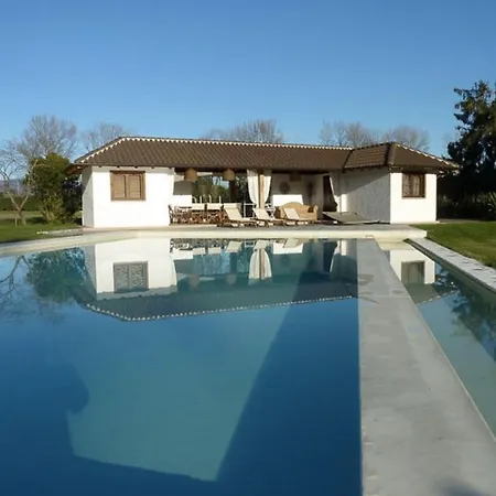 Sleeps 10 With Pool Air Con And Wifi * Stresa