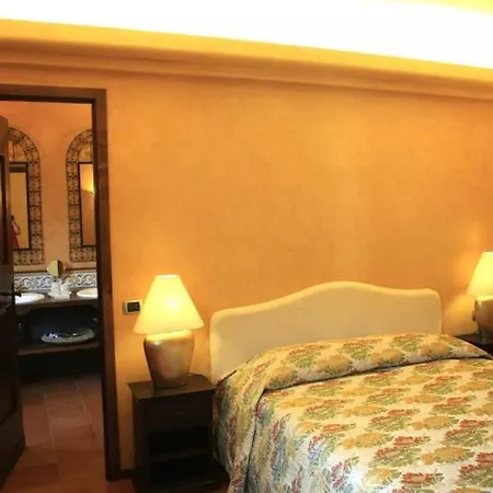 Villa Sleeps 10 With Pool Air Con And Wifi