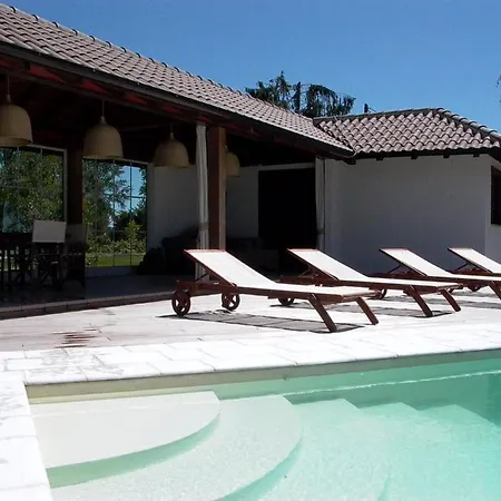 Villa Sleeps 10 With Pool Air Con And Wifi